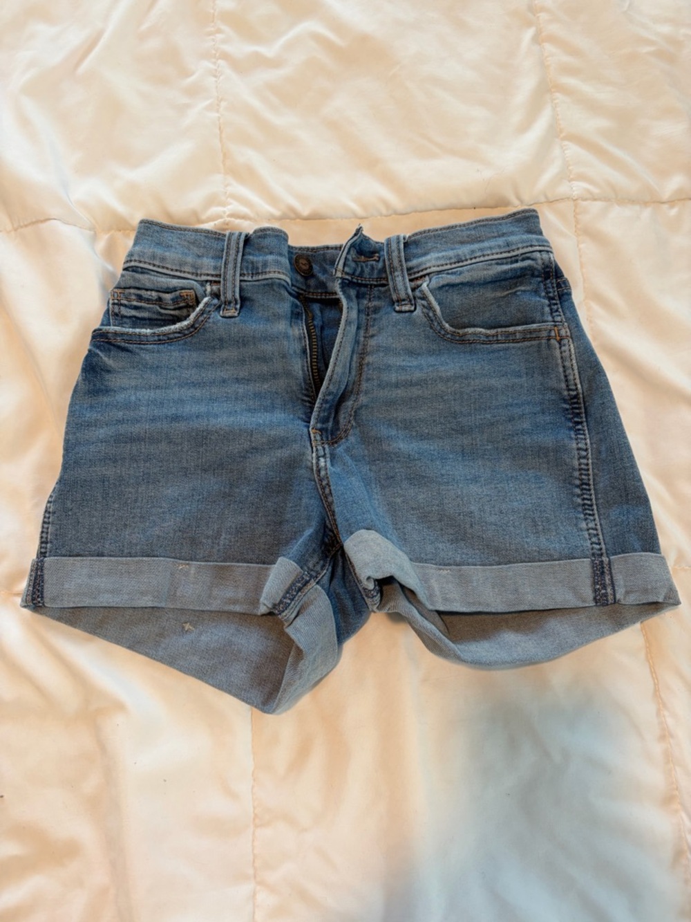 Hollister Denim Roll-Cuff Women's Shorts - Light Blue